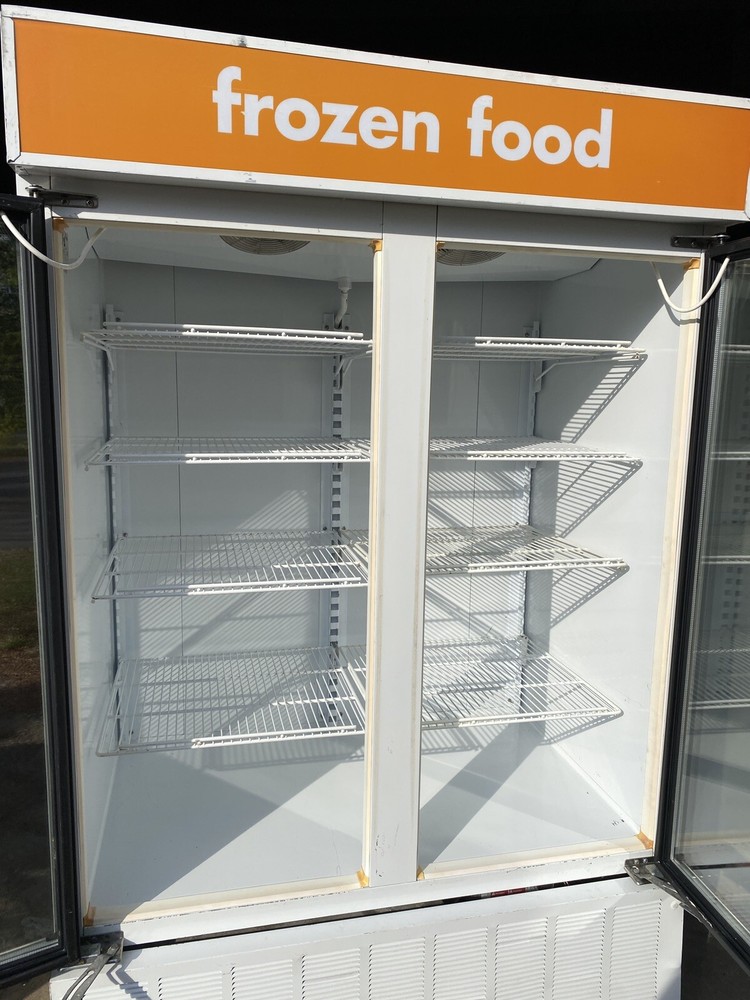 Master Bilt 2 Dr. Display Freezer, 1 Ph. 220v, Guaranteed!