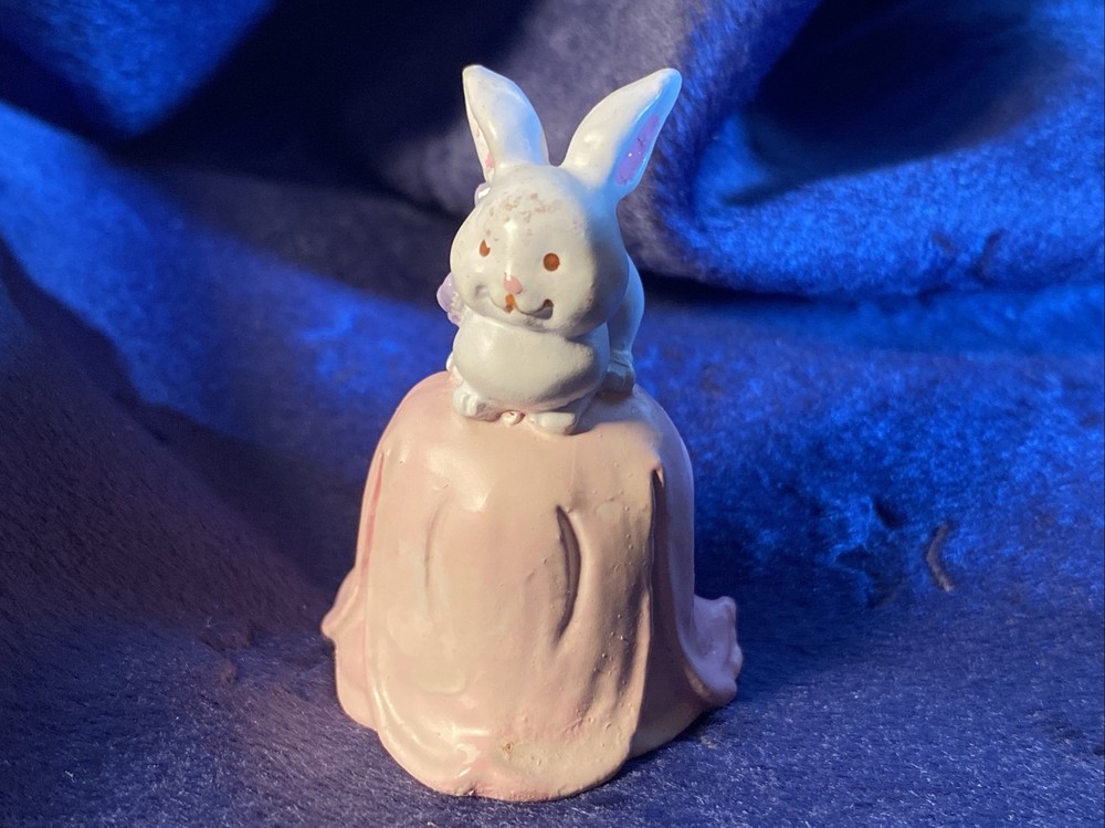 Enesco Bunny rabbit Thimble