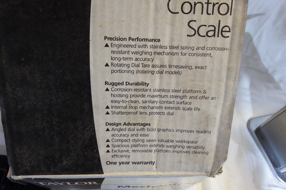 Taylor 32 oz Mechanical Dial Portion Control Scale with Removable Platform
