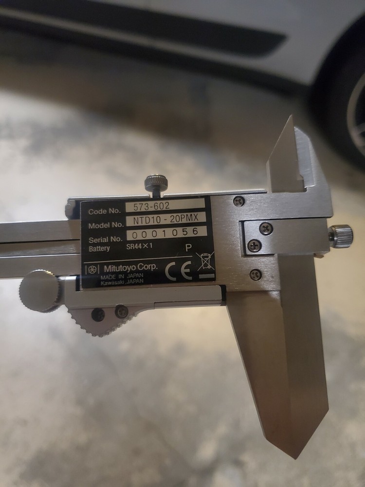 Mitutoyo 573-602 Offset Digital Caliper, 0-200mm Range, 0.01mm