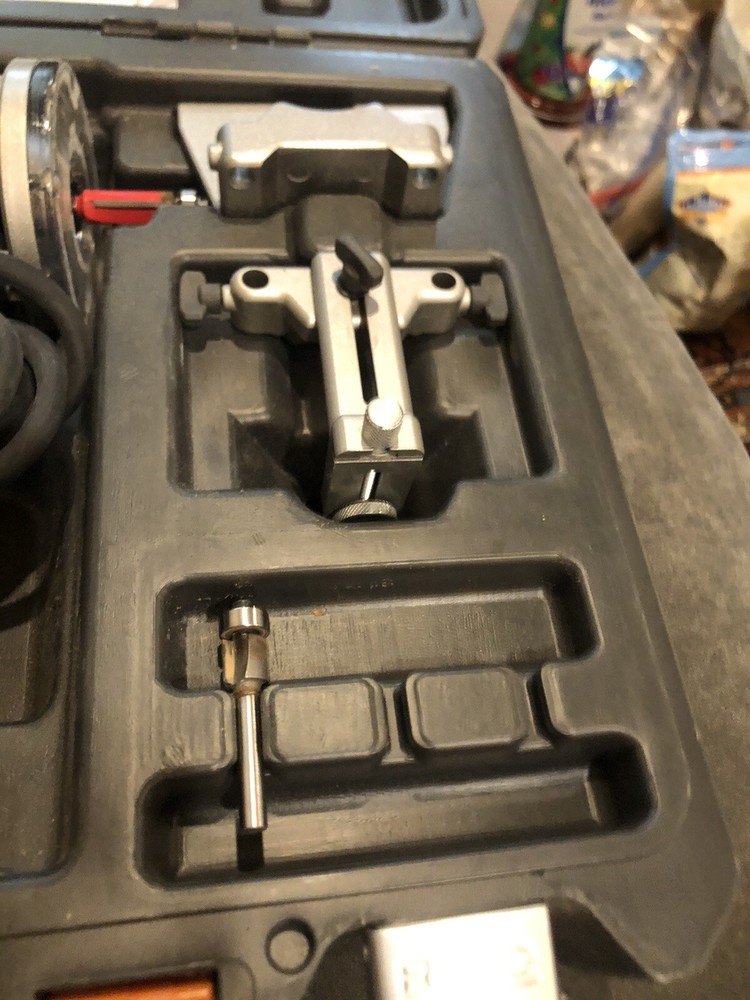 USED RIDGID R2400 COMPACT LAMINATE TRIMMER ROUTER VARIABLE SPEED WITH CASE