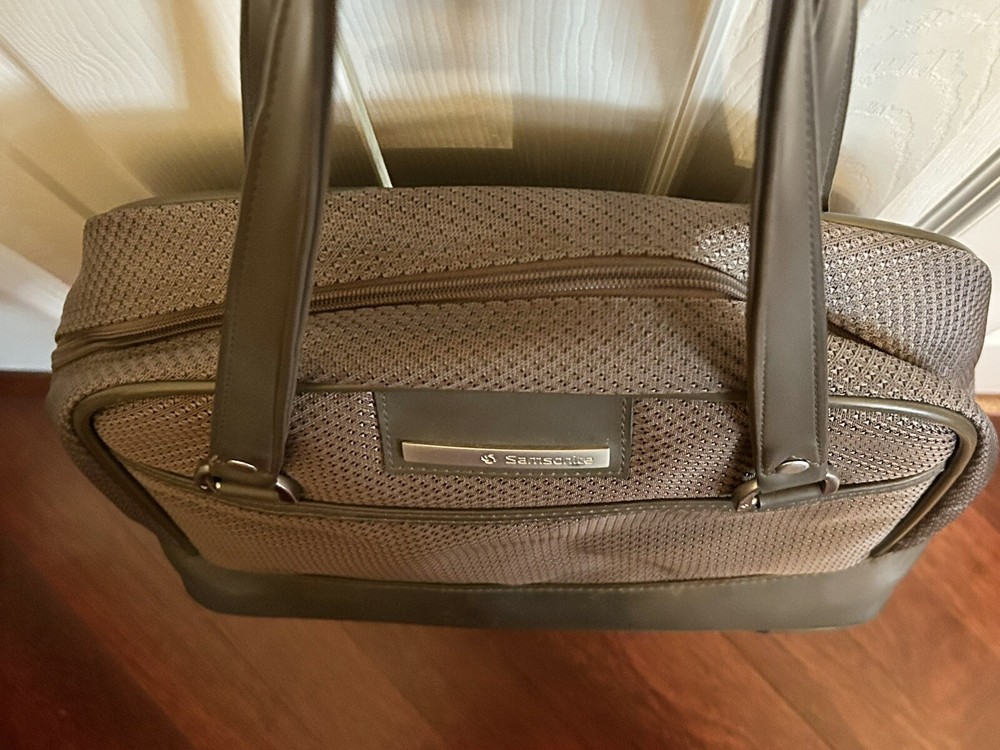 Samsonite overnight/laptop shoulder bag