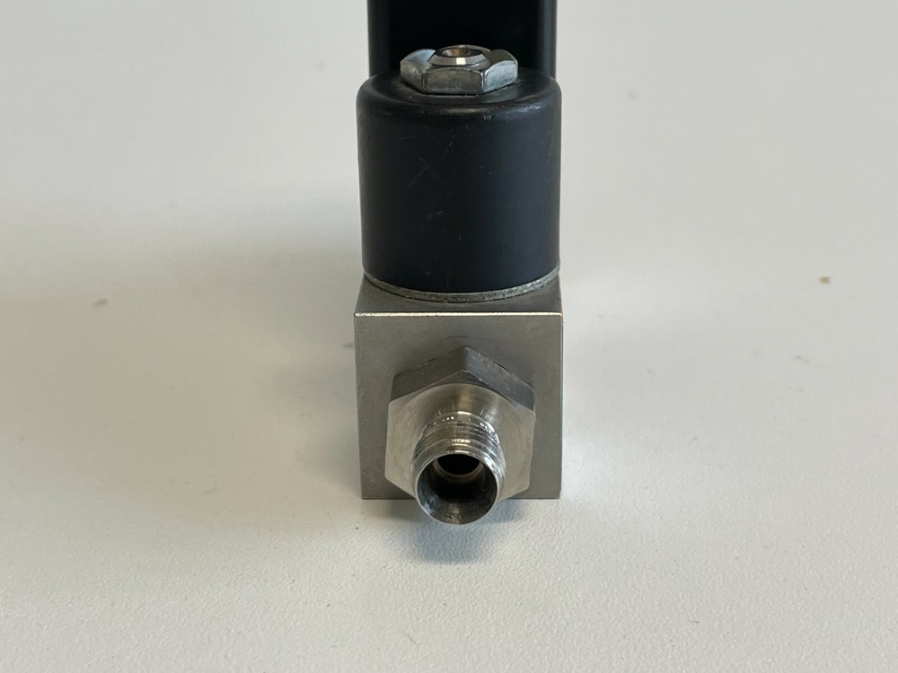 U2: Brooks 5850TR Mass Flow Controller 5850 TR Series