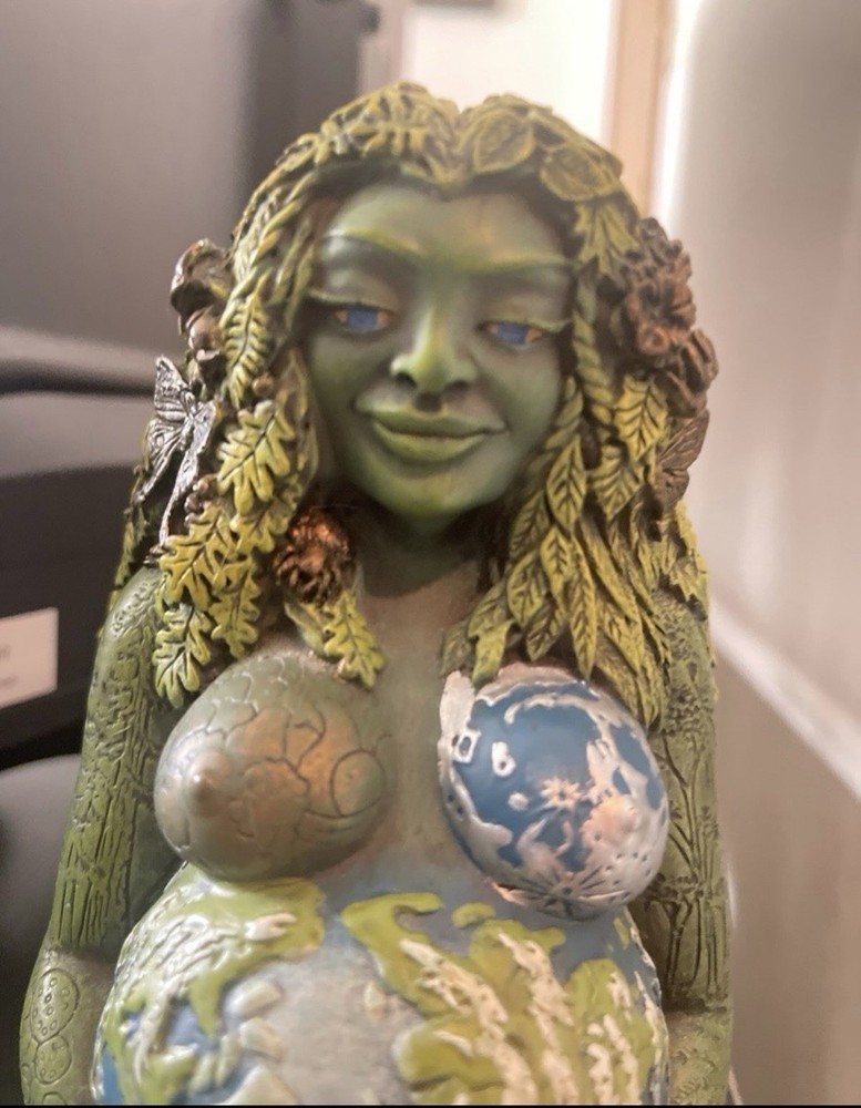Beautiful Gaia Figure