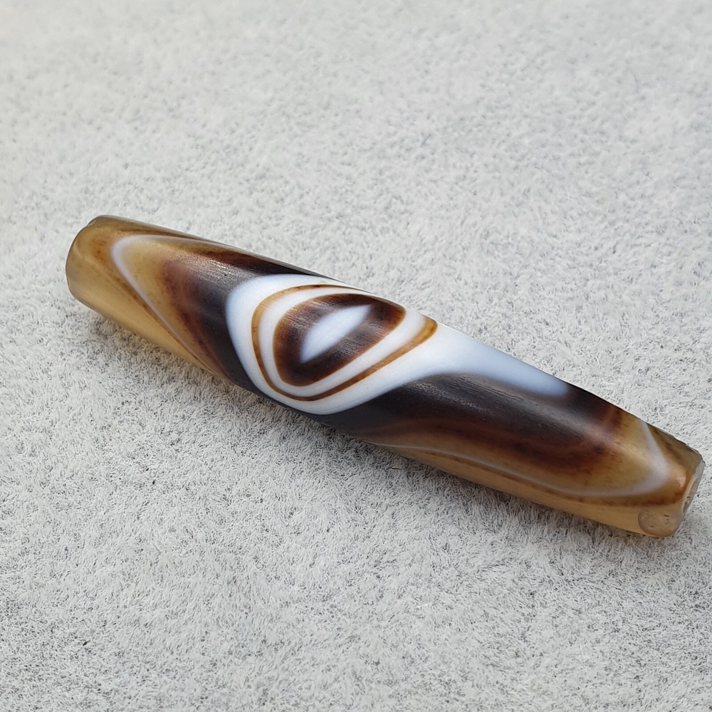 Vintage Natural Beautiful Eye Pattern Middle Eastern Agate Bead Amulet 48.5mm.