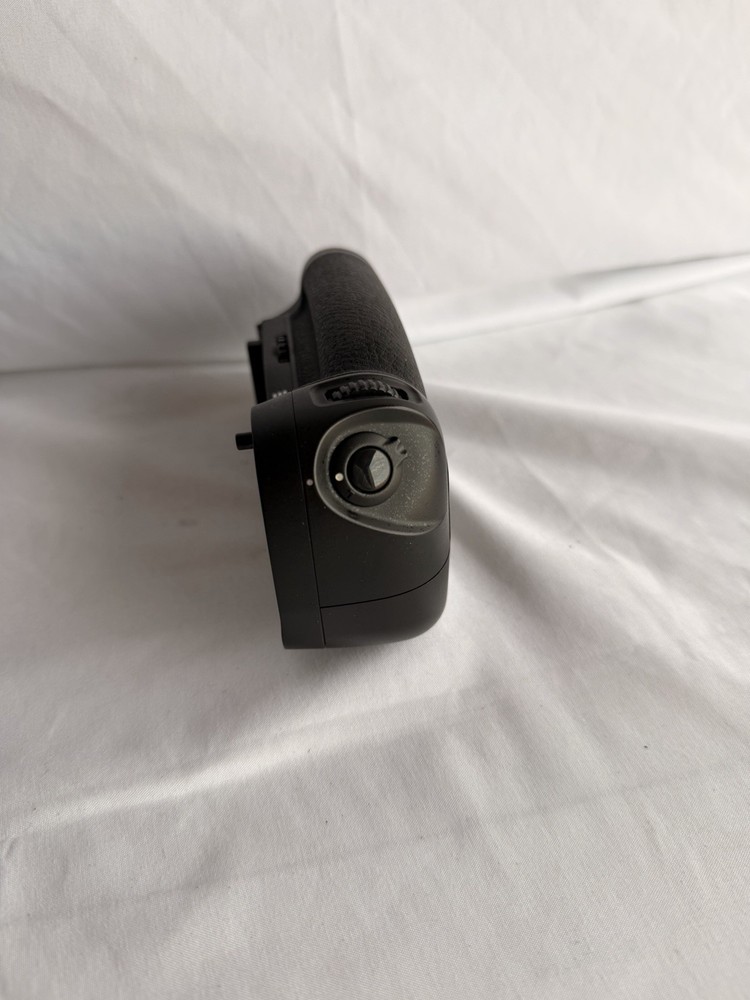 Neke digital battery pack for camera