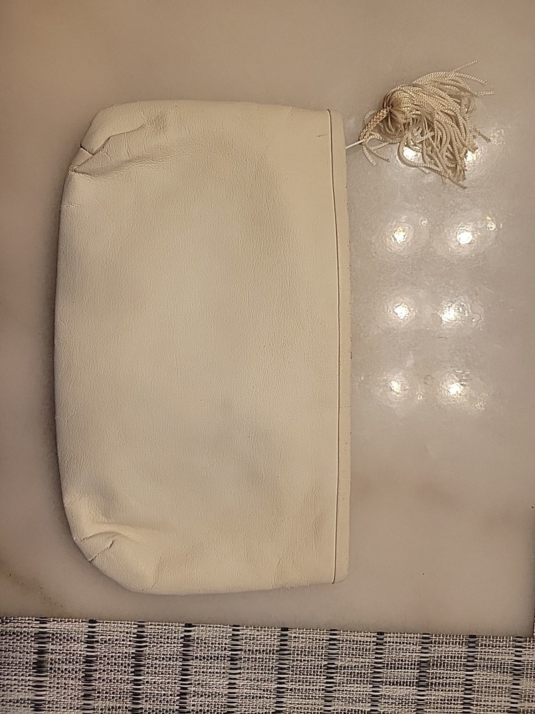 La Regale Vintage Clutch