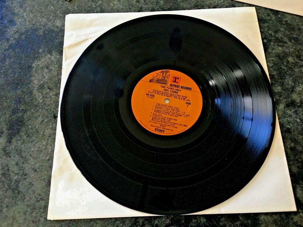 NEIL YOUNG TIME FADES AWAY 1973 ORIGINAL VINYL LP W/ INSERT