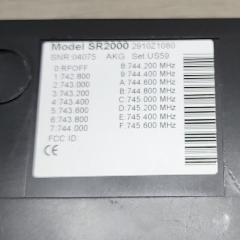 AKG Platnum Series Wireless Receiver Model WR2000 Bundle Pro Audio Equip Tested