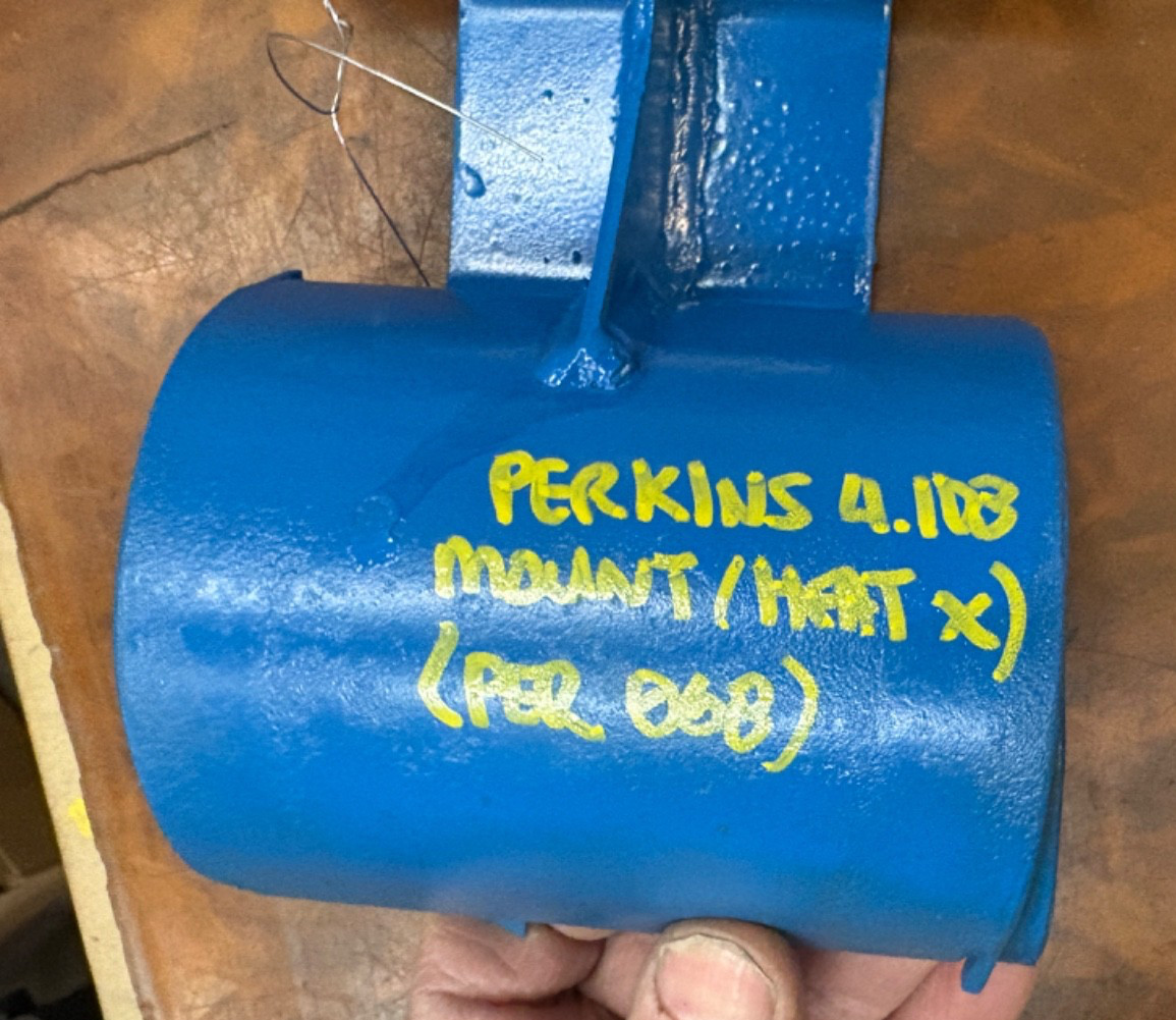 PERKINS 4.108 MARINE 4CYL ENGINE MOUNT FOR HEAT EXCHANGER