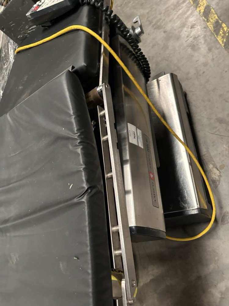 Amsco 2080RC Surgery Table With Handpiece