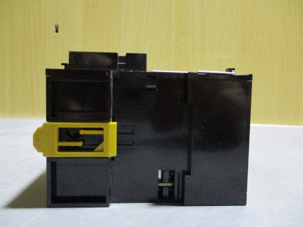 OMRON CJ1W-PD025 Power Supply Unit USED