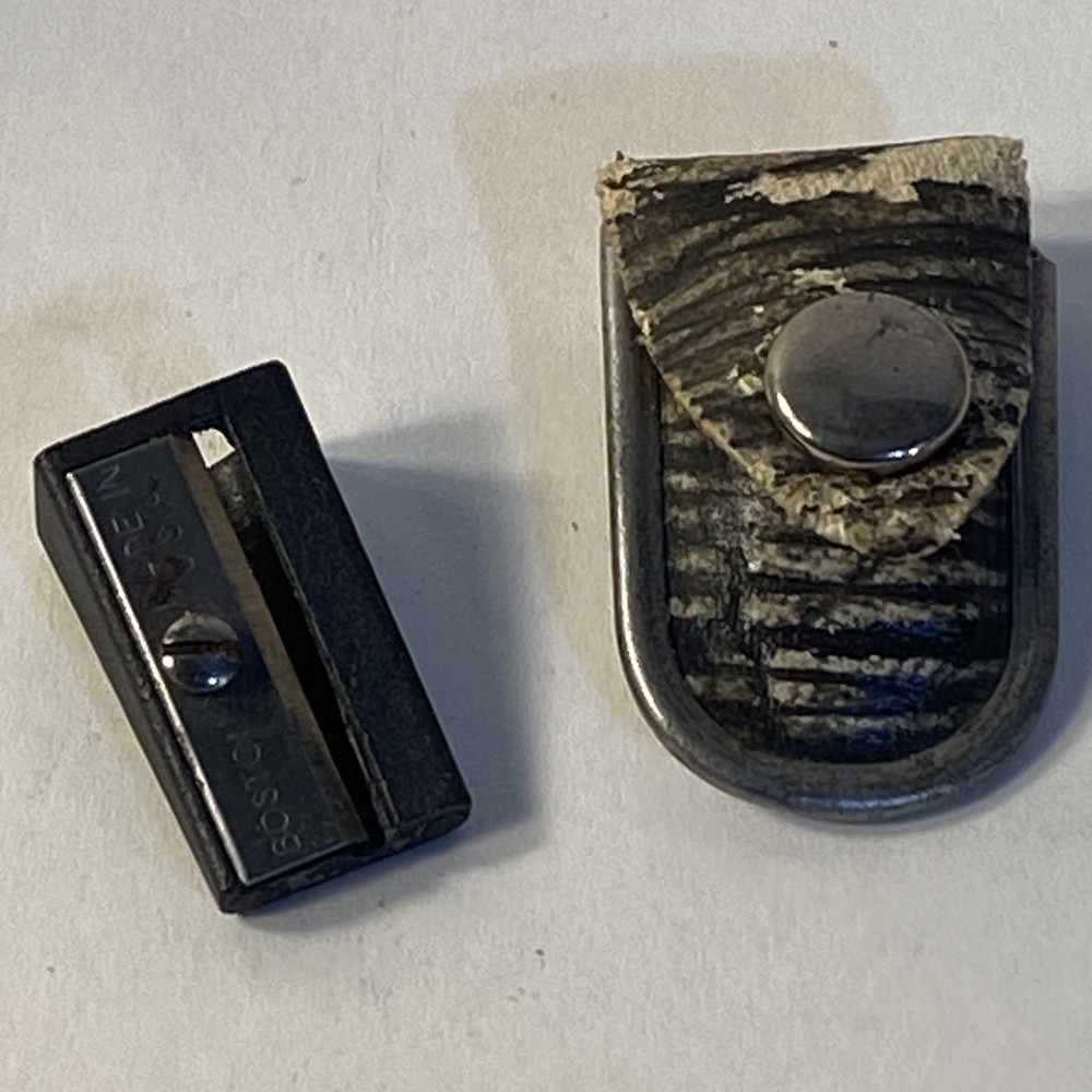 Vintage Boston Pocket Pointer Mini Pencil Sharpener w/ Original Case