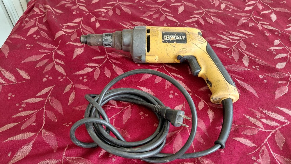 DeWalt DW268 Corded Variable Speed Reversing Versa-Clutch Screwdriver