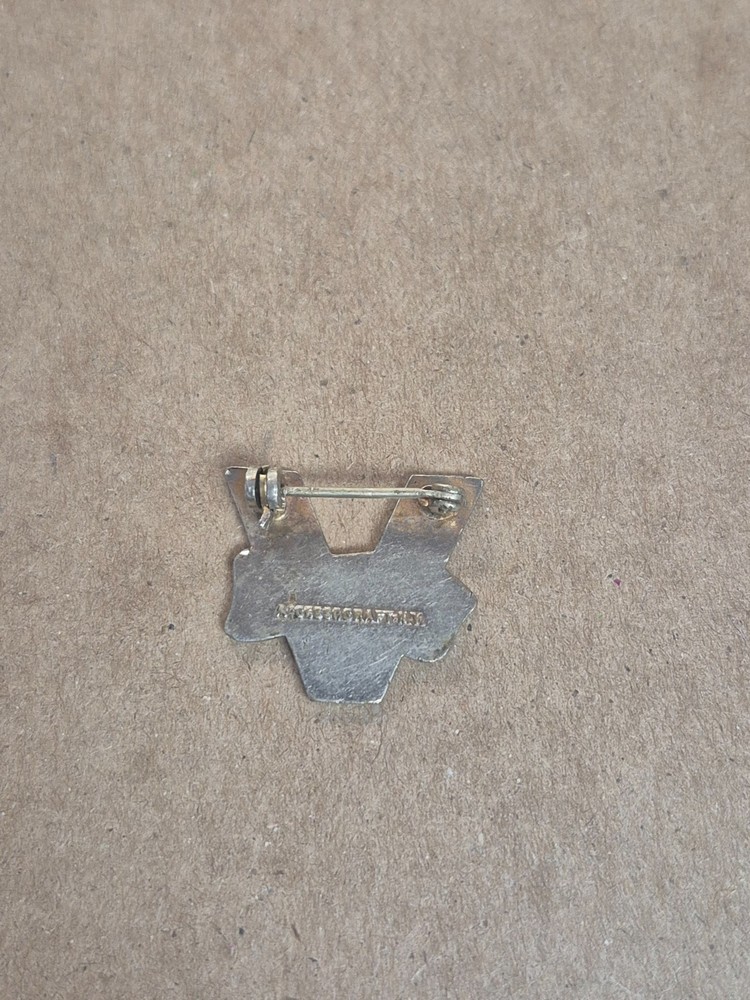 V for Victory Lapel Pin JP416