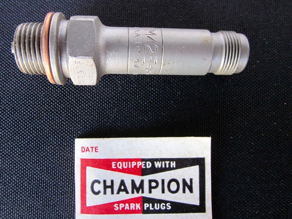 CHAMPION Aircraft Aviation SPARK PLUG - Engine Part # EM42E - 12C3 - NEW