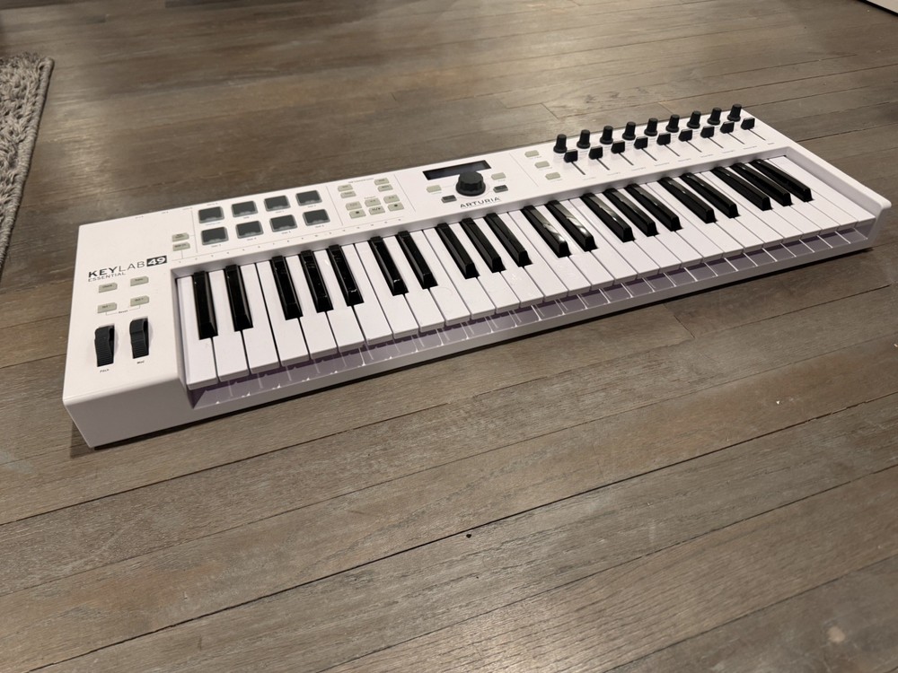 Arturia KeyLab Essential 49 Midi Keyboard Controller White