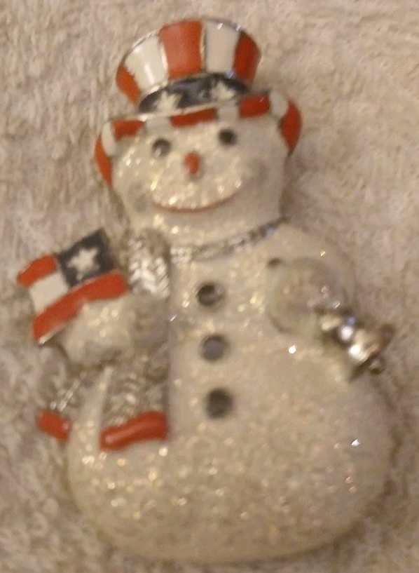 Vintage style Christmas pins Read Description