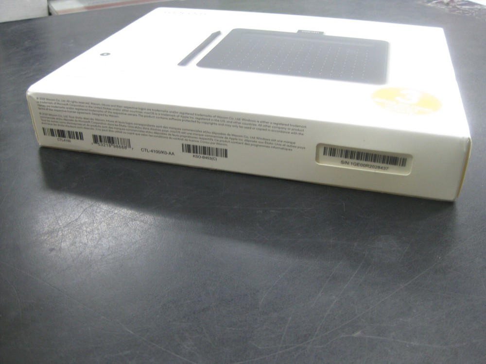 NEW!! Wacom Intuos Wireless Graphics Drawing Tablet Black Small - CTL4100