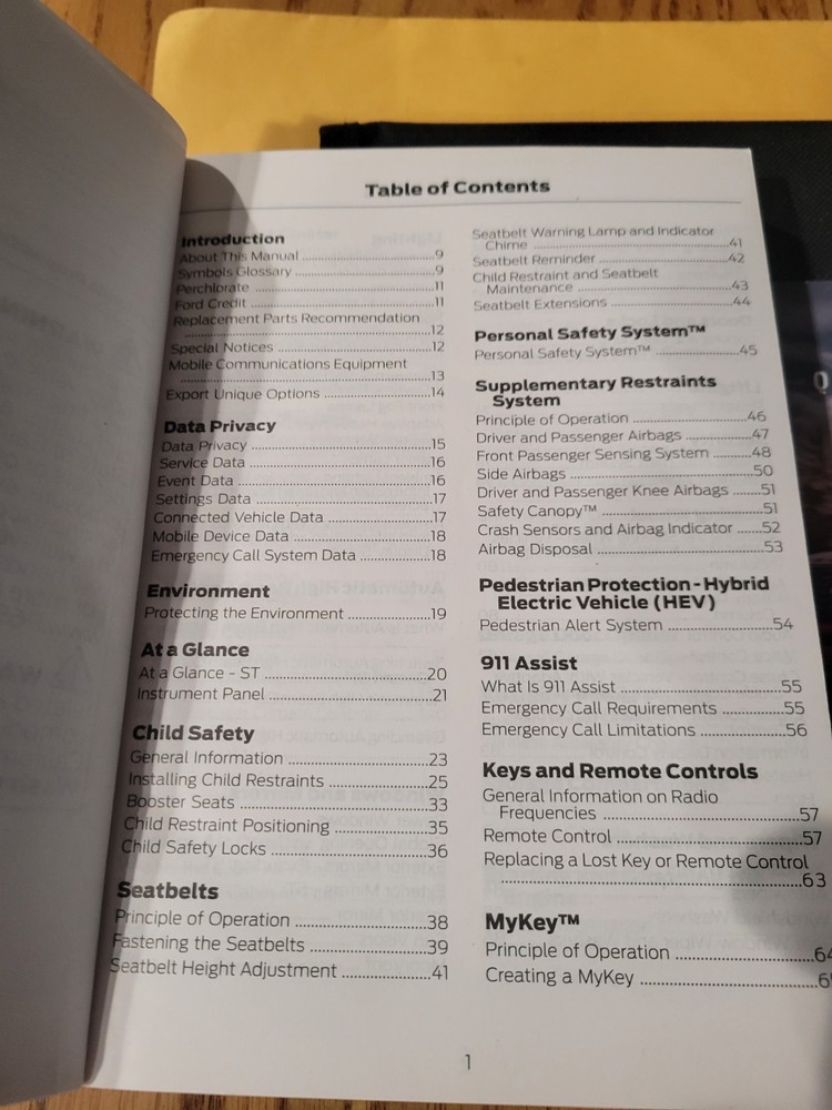 2021 FORD EXPLORER OWNERS MANUAL & CASE ( QUICK REF)