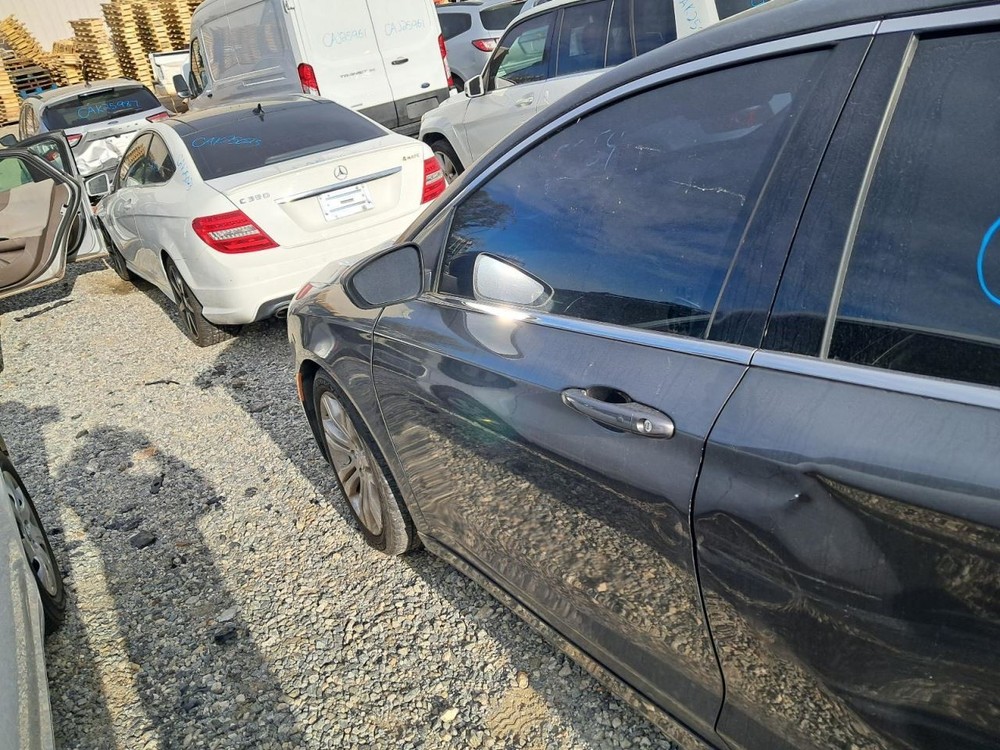 200 2015 Glove Box 4864827