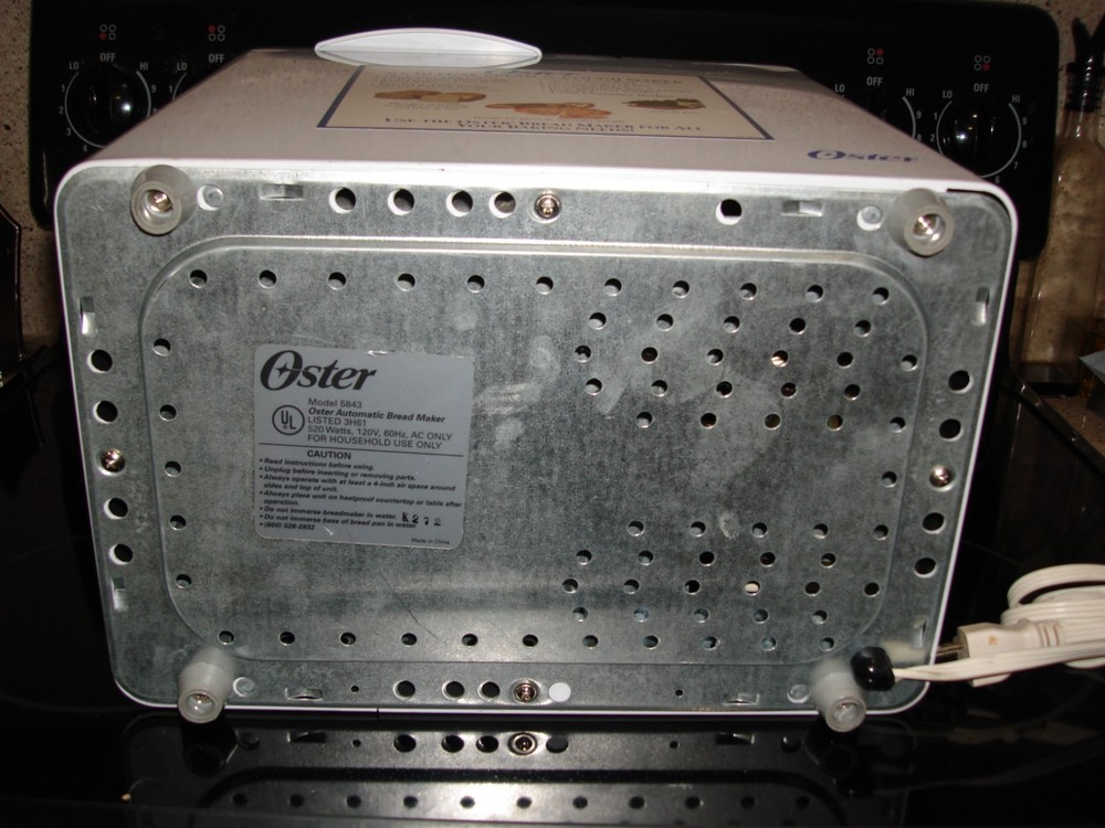 MINT! OSTER BREAD MAKER MODEL 5843 SPOTLESS!!