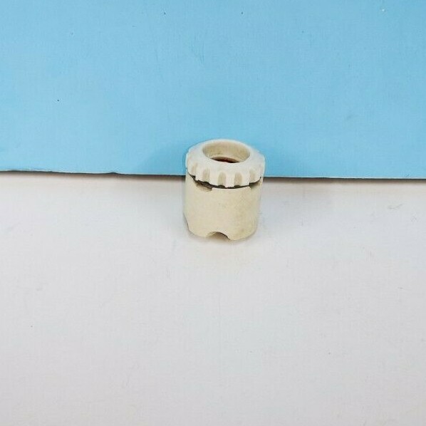 INTERMEDIATE 2-Piece Ring-Type PORCELAIN LAMPHOLDER Screw Term SOCKET 2625