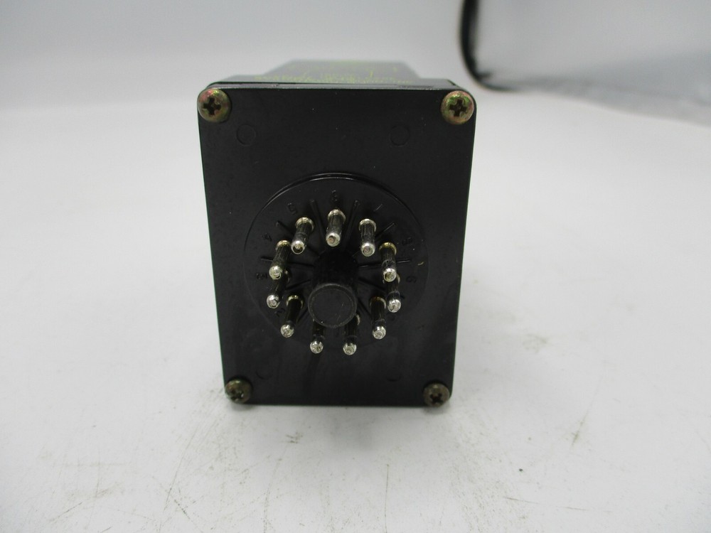 NEW STRUTHERS DUNN DUNCO A42-010A TIME DELAY RELAY SOLID STATE TIMER 120V