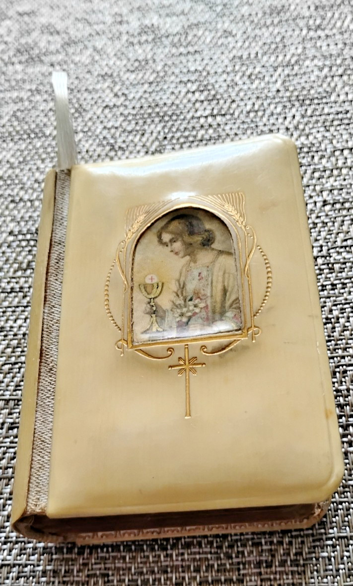 Rare Miniature Bible Prayer Book 1925 celluloid cover, Gold trim - Used