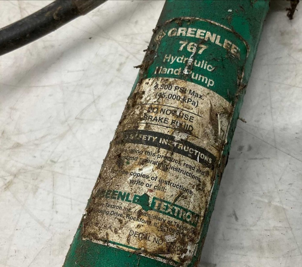 Greenlee 767 Hydraulic hand pump w/ Draw Stud