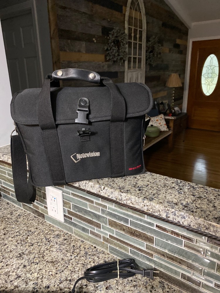 Sharp XG-NV7XU Projector Great Working Condition Notevision7 w/case & dvd player