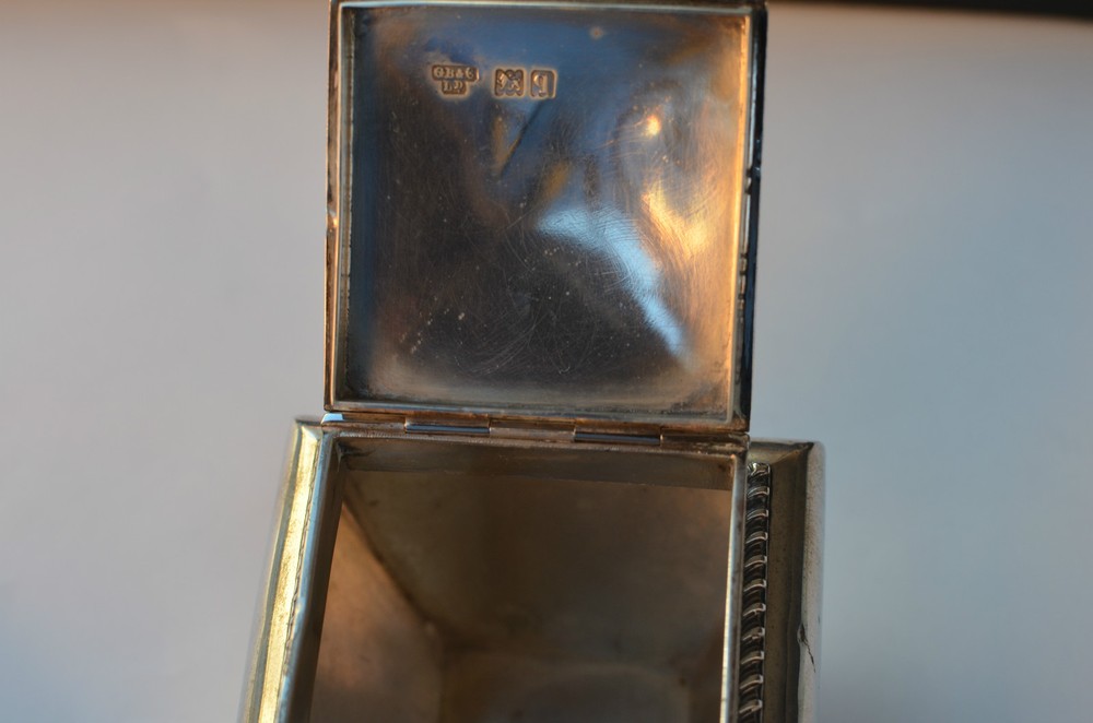 MAGNIFICENT ANTIQUE ENGLISH SOLID STERLING SILVER TEA CADDY, MAKER: GB & E