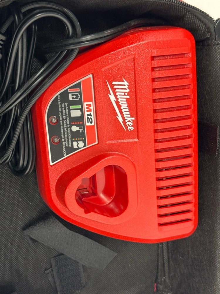 MILWAUKEE TOOLS 2401-20 (P04019084)