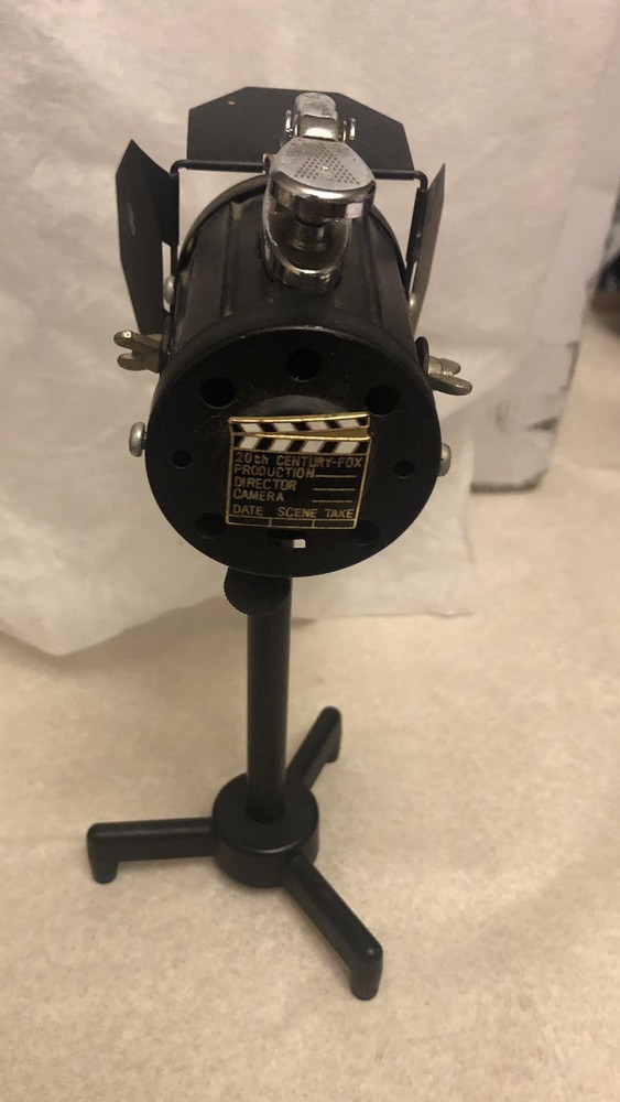 Movie studio light on tripod Lighter