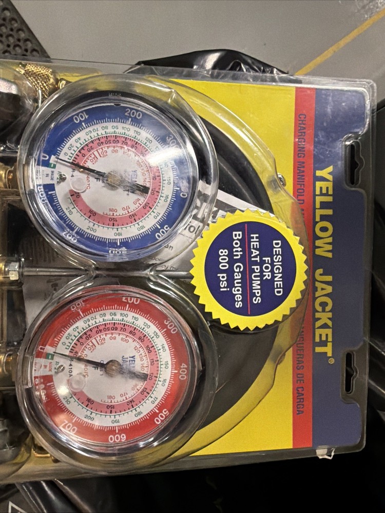 REFRIGERANT CHARGING MANIFOLD
