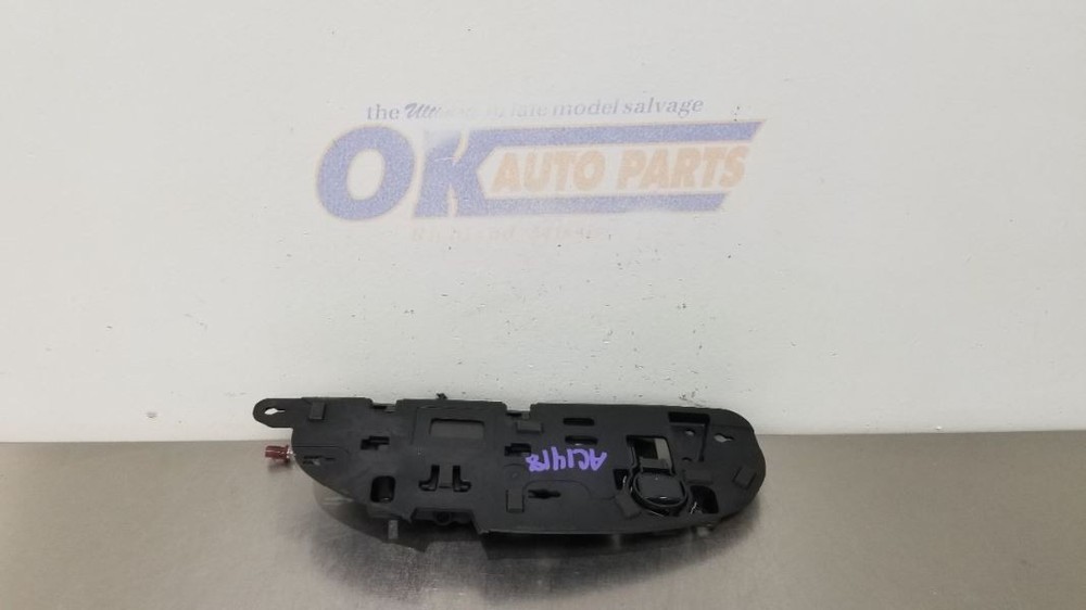 16 CHEVY CORVETTE C7 FRONT VIEW WINDSHIELD MOUNTED CAMERA 23333585