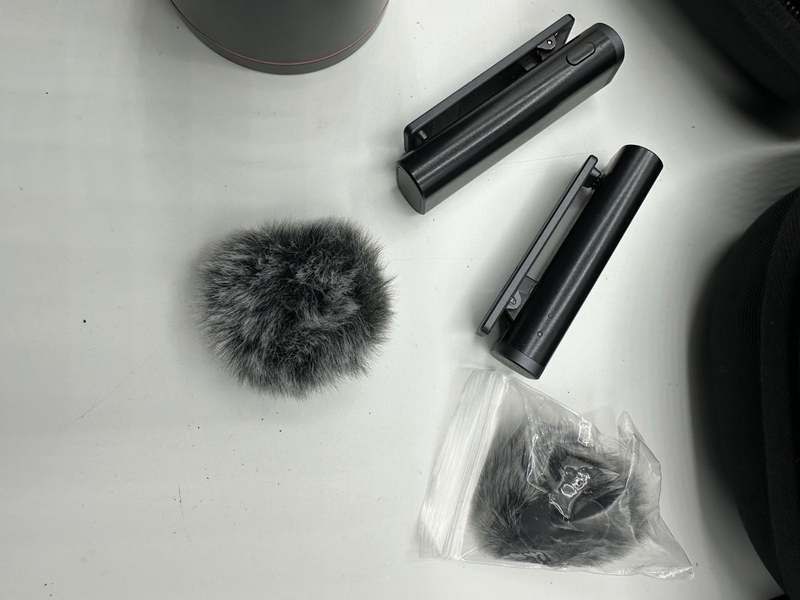 Emeet Streamcam One Set Three Cameras Mics SD Cards Tripod Cases