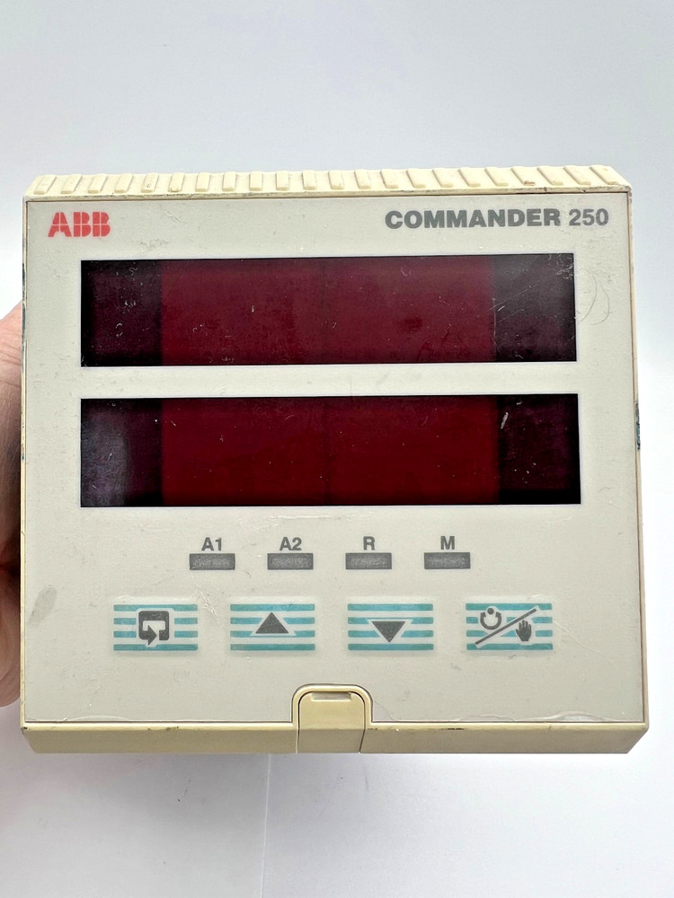 ABB COMMANDER 250 PROCESS TEMPERATURE CONTROLLER C250/0100/STD ENGLAND UK
