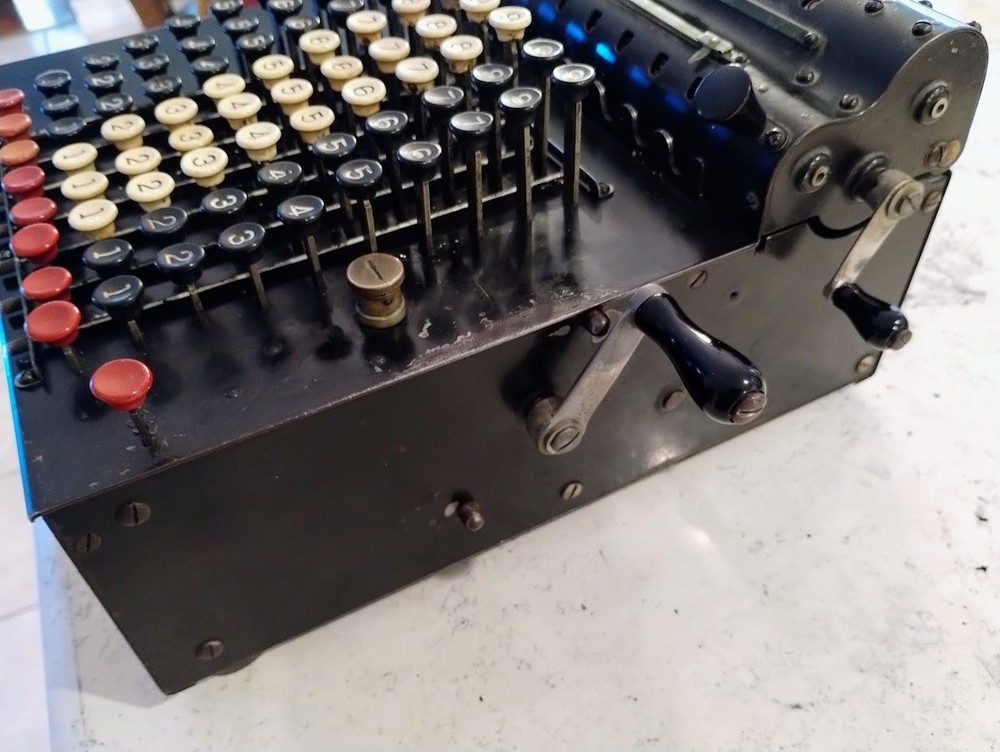 Antique fully working 1918 Monroe Calculator Model G / Adding Machine