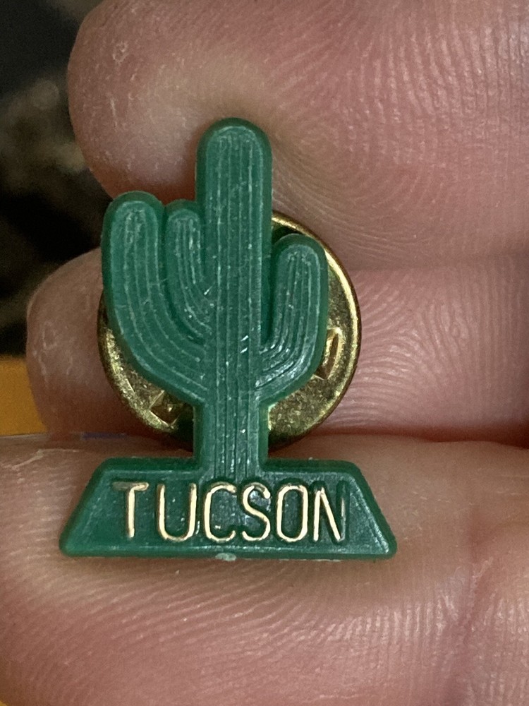 Tucson cactus Lapel Pin EUC K535
