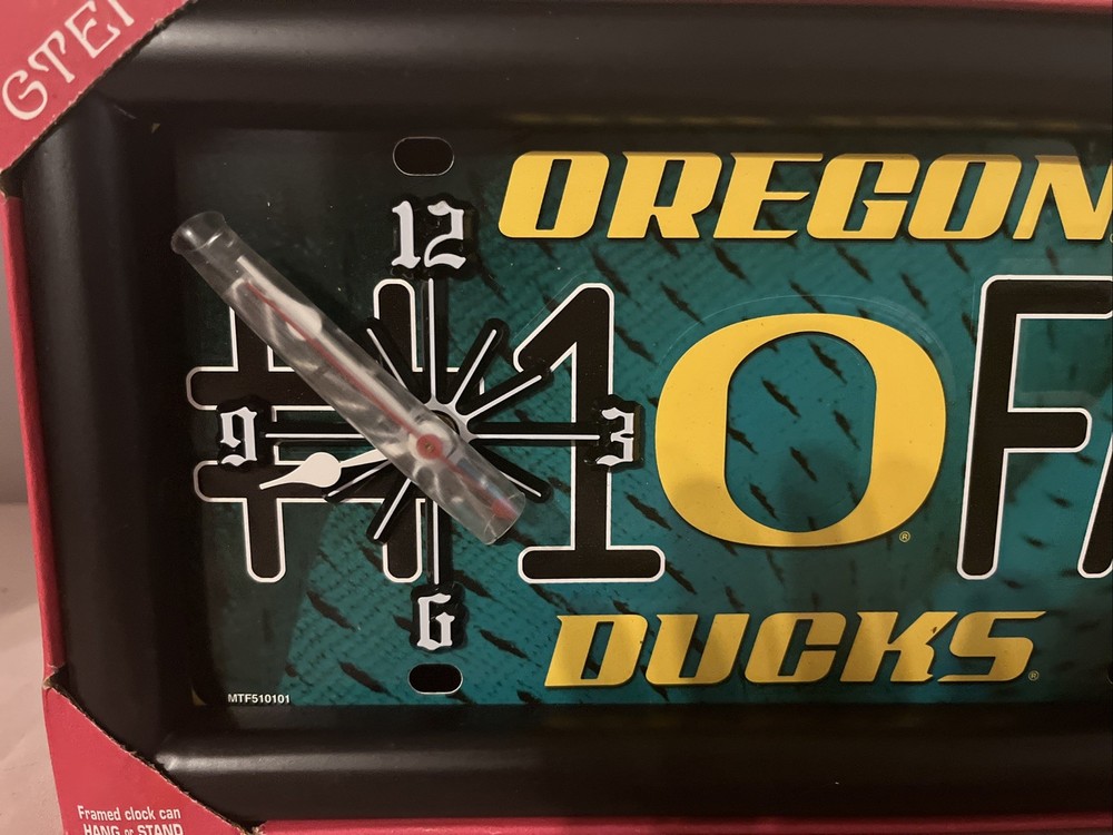 Oregon Ducks GTEI Quartz Clock