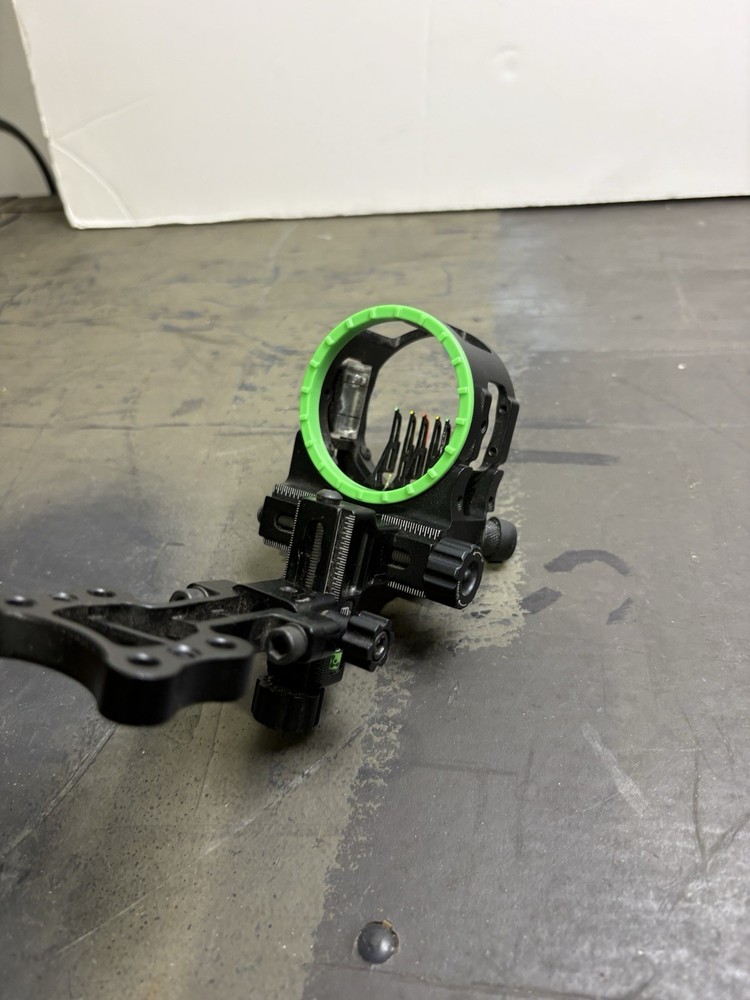 Fuse Vectrix PXT 5 Pin Bow Sight Micro Adjust Black RH