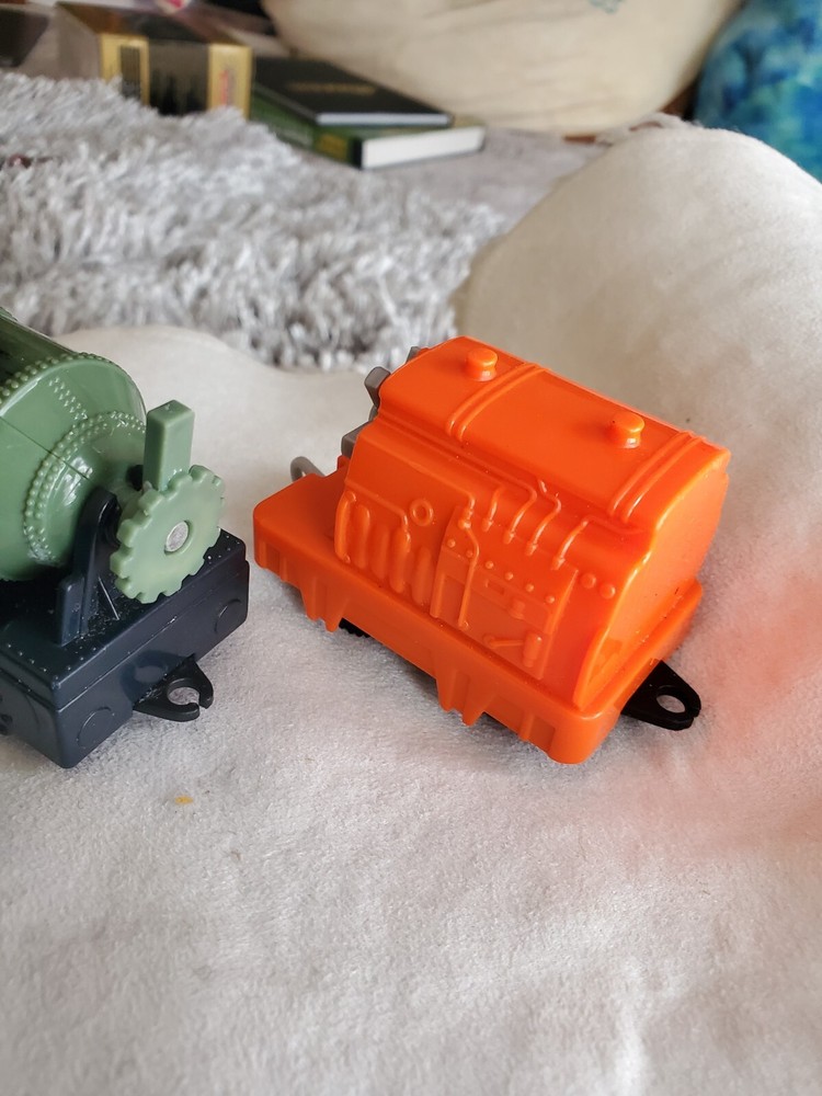 THOMAS & FRIENDS TRACKMASTER STEELWORKS THOMAS MOTORIZED