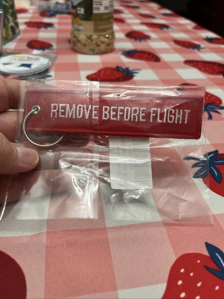 FREE SHIP! REMOVE BEFORE FLIGHT KEYCHAIN - RED/WHITE. FLAG PILOT CREW KEY