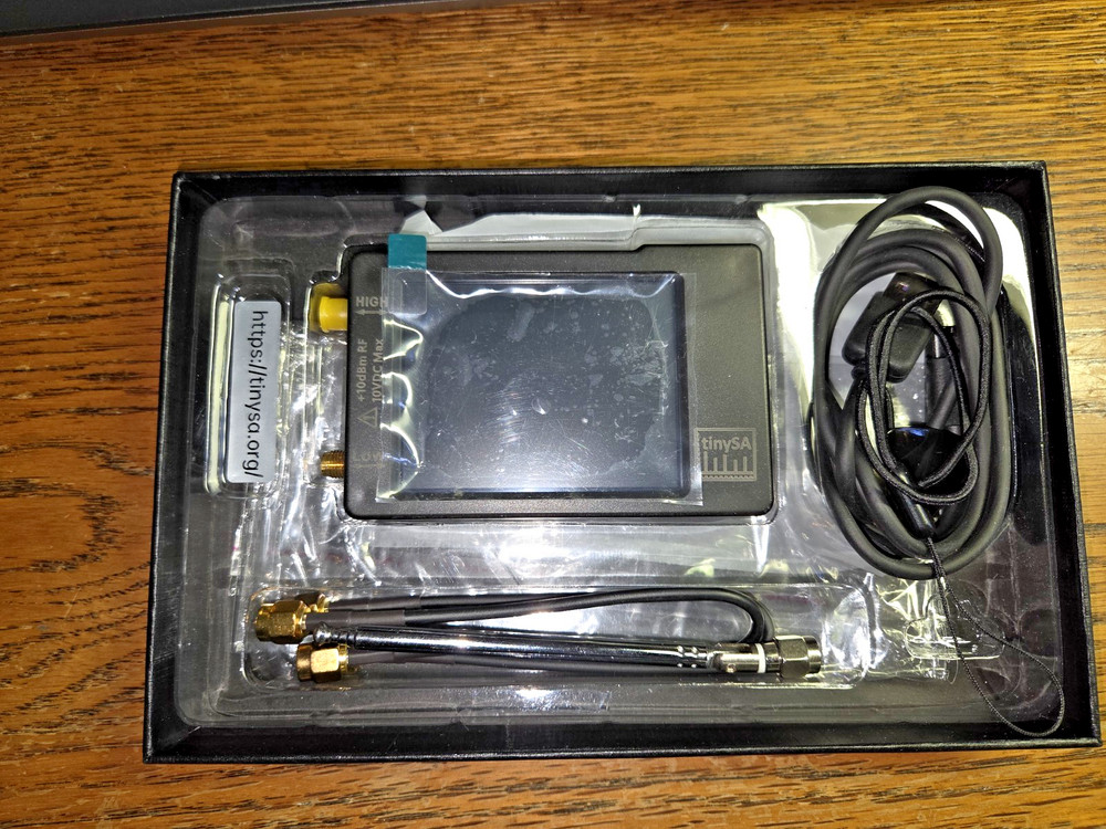 Tiny Spectrum Analyzer TinySA 100kHz-960MHz Portable Frequency Analyzer in Box