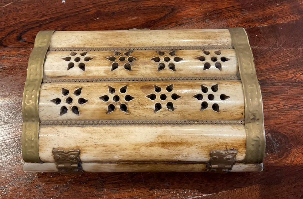 Lovely Rectangular shape buffalo bone & Brass jewellery box