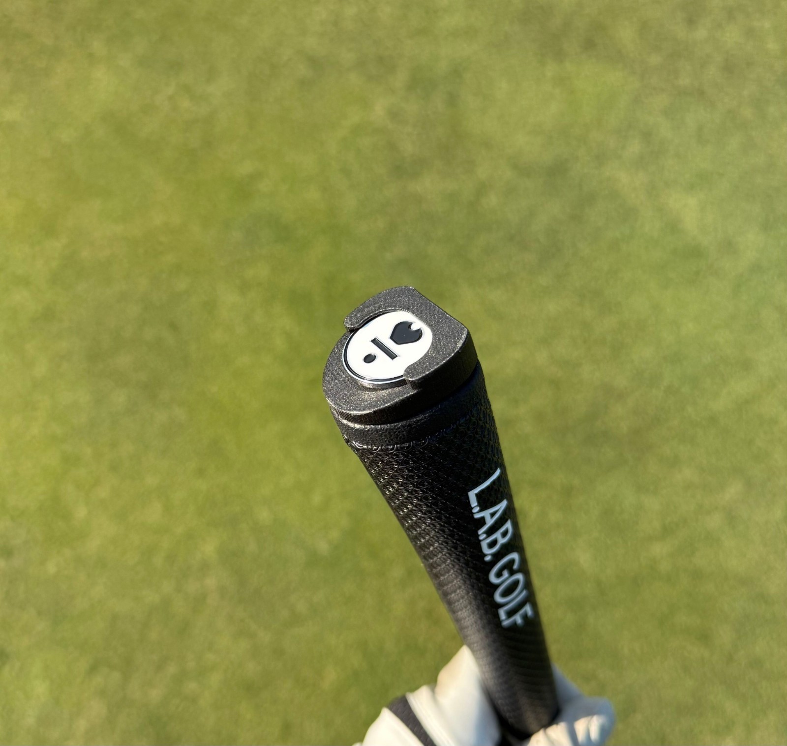 L.A.B Golf Press Pistol Grip Magnetic Ball Marker Holder + Ball Marker