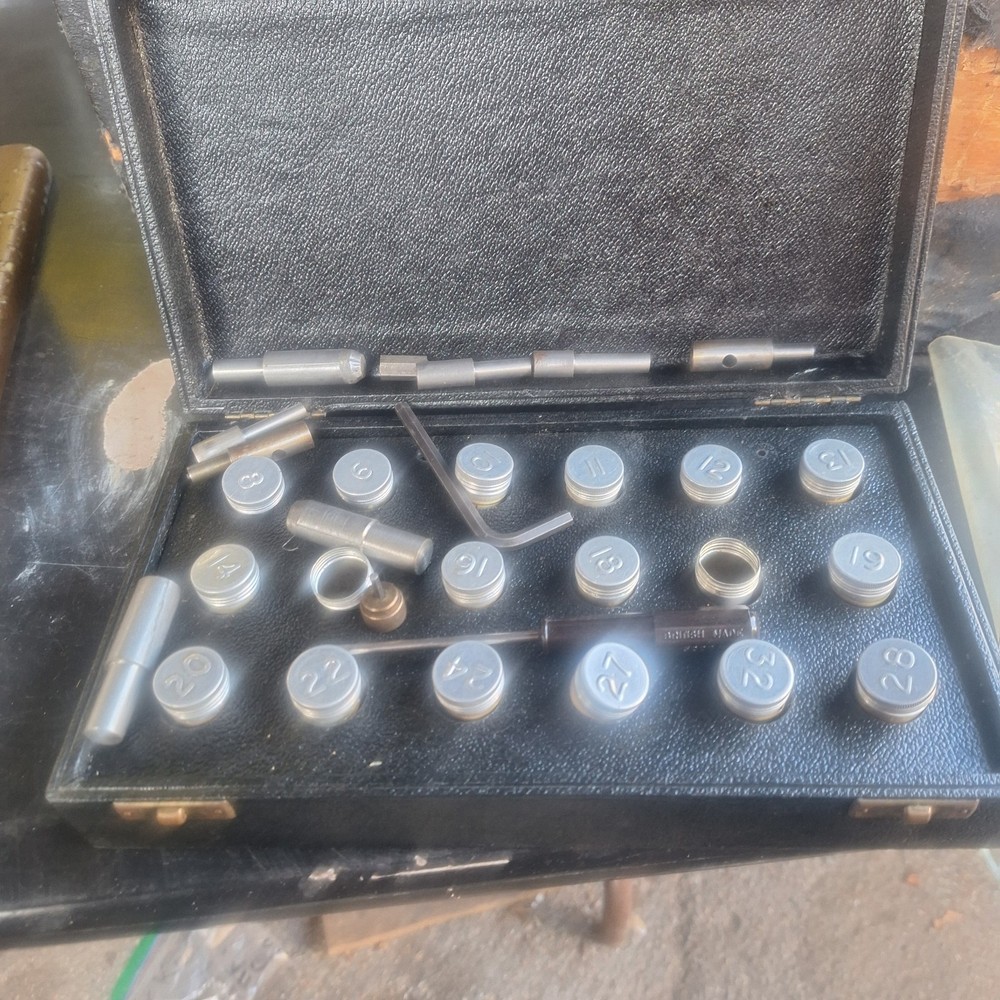 O-Vee Screw Thread Comparator With Accessories See Pictures