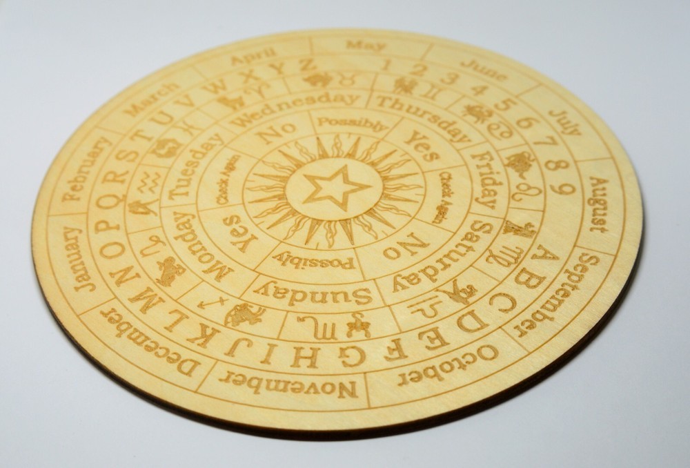 DIVINATION MAGIC TAROT ROUND WOOD PLAQUE TABLE PENDULUM BOARD