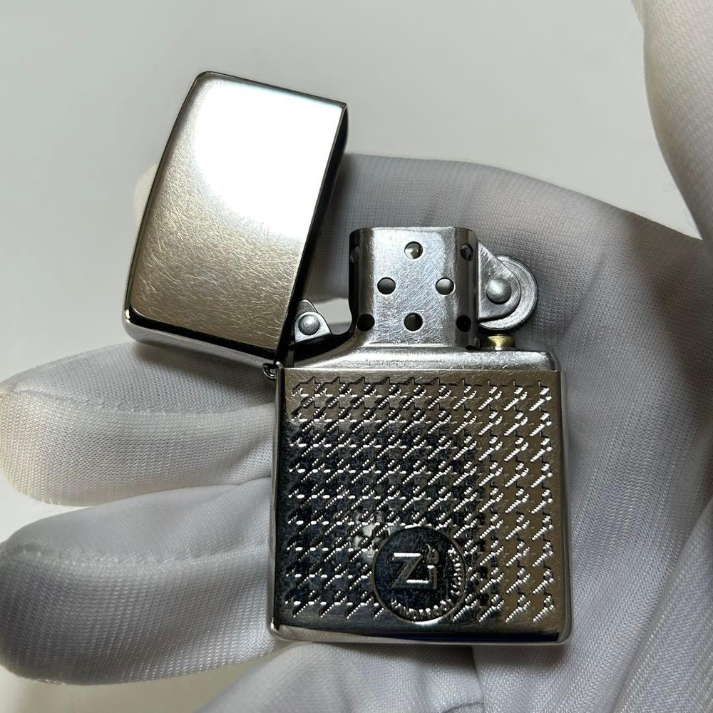 Zippo lighter Zi made in 2003